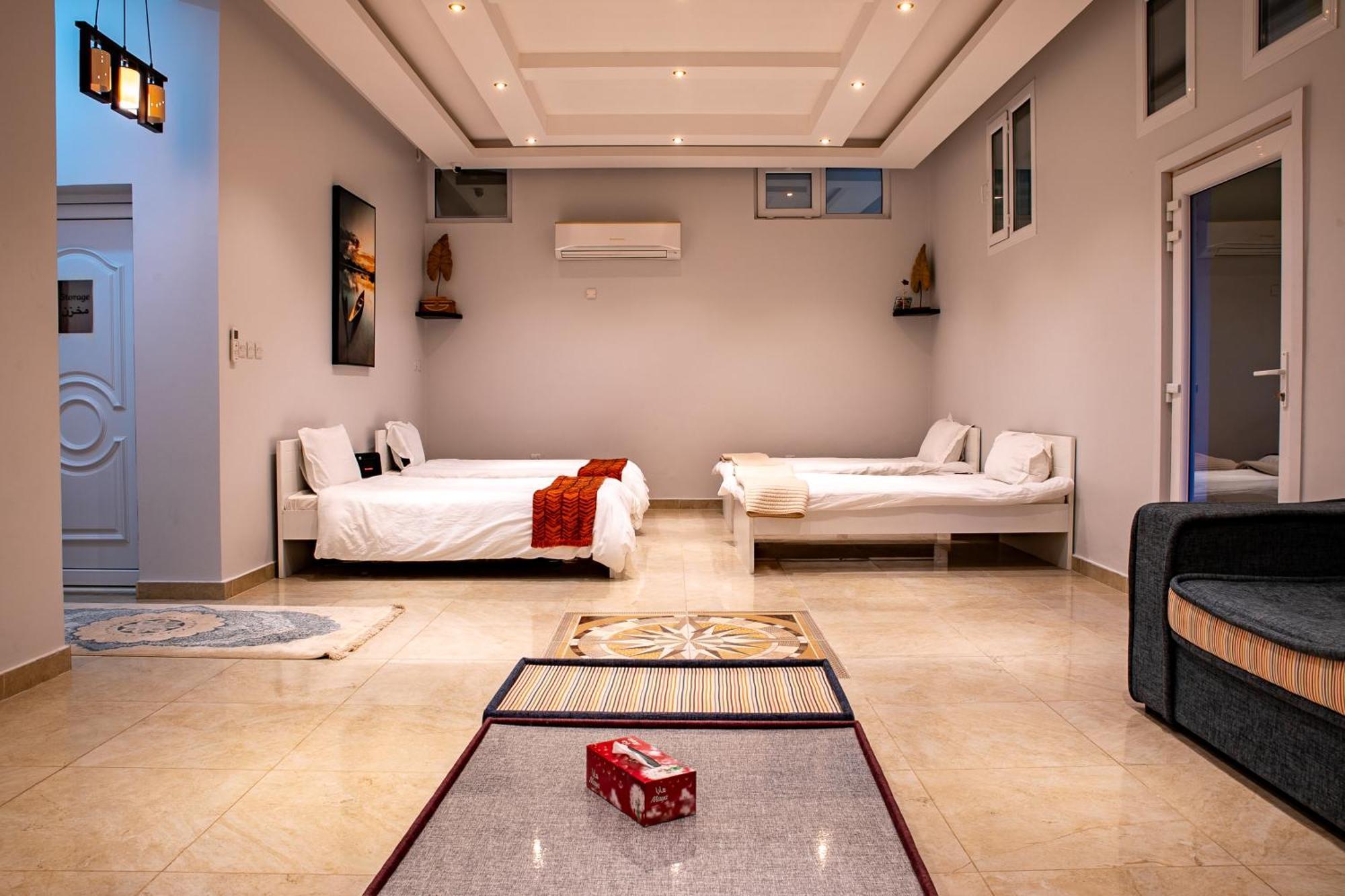 Elegant Garden Stay With 2 Living Areas, 2 Bedrooms, 1 Full And 1 Half Bath For 6 Guests Umm Al Amad Buitenkant foto